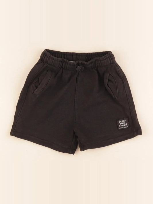 Short noir
