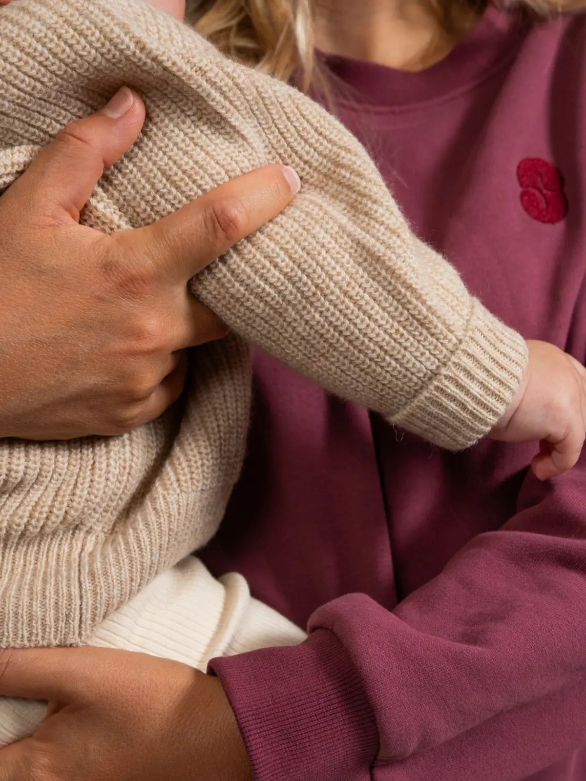 Le gilet bébé 100% laine beige nougat