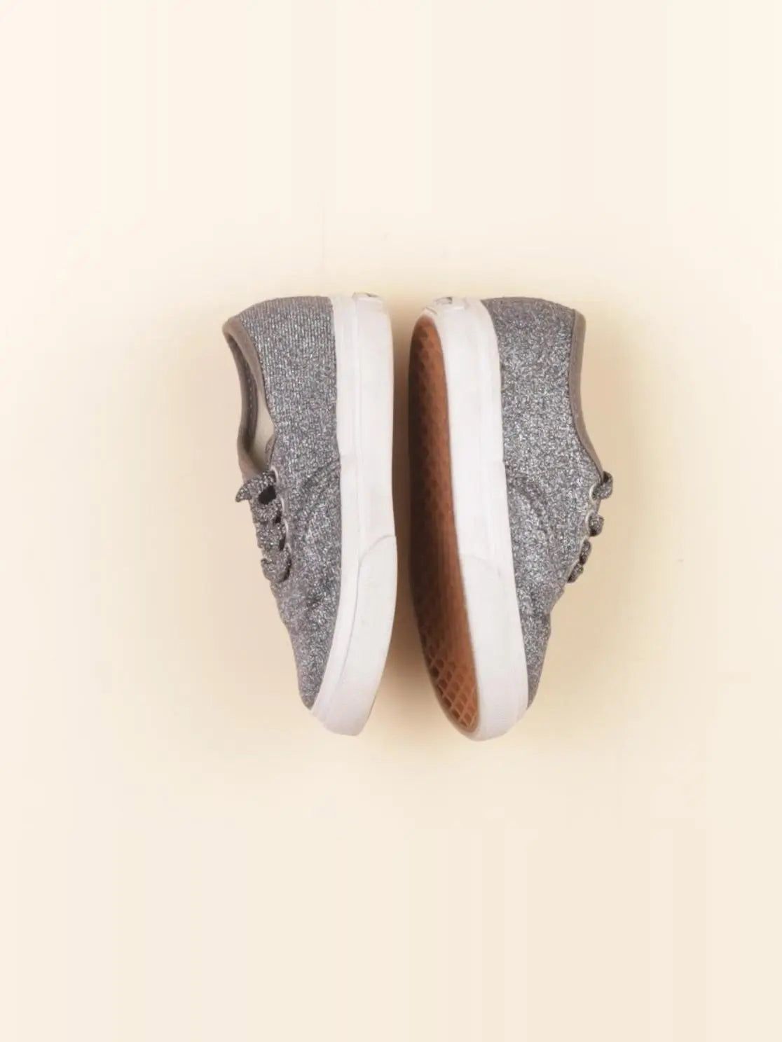 Tennis à scratch/ lacets gris, argent