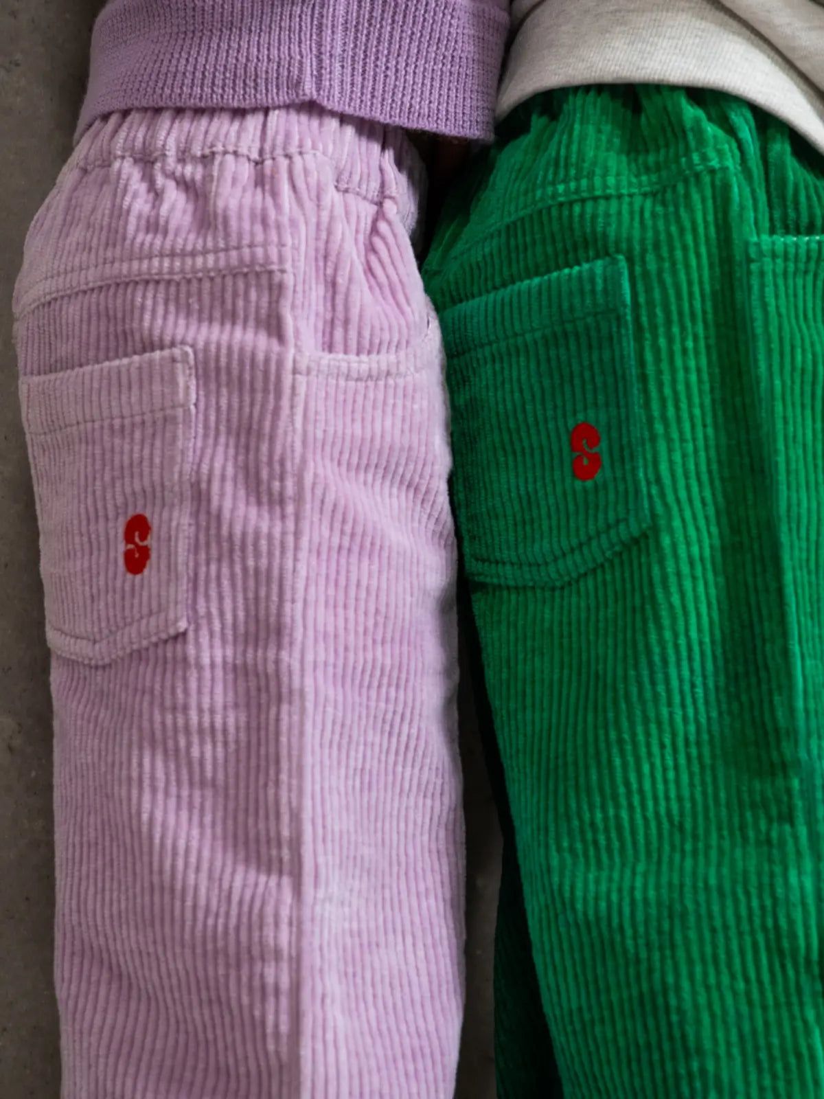 Le pantalon velours lilas