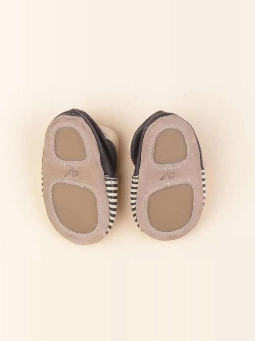 Chaussons bleu, beige