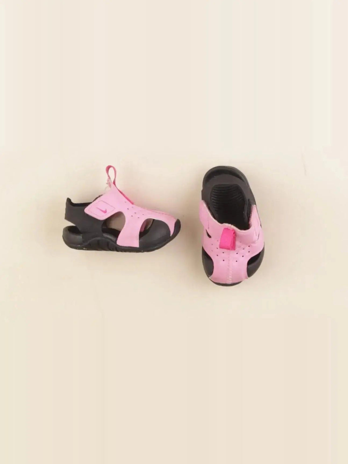 Chaussons noir, rose