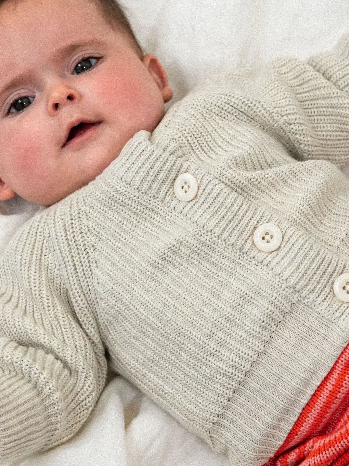Le gilet bébé 100% coton bio beige galet