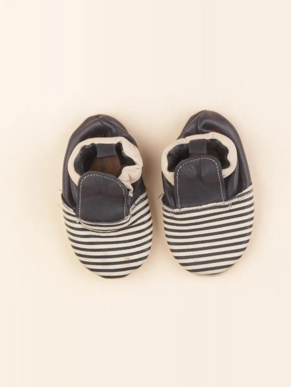 Chaussons bleu, beige